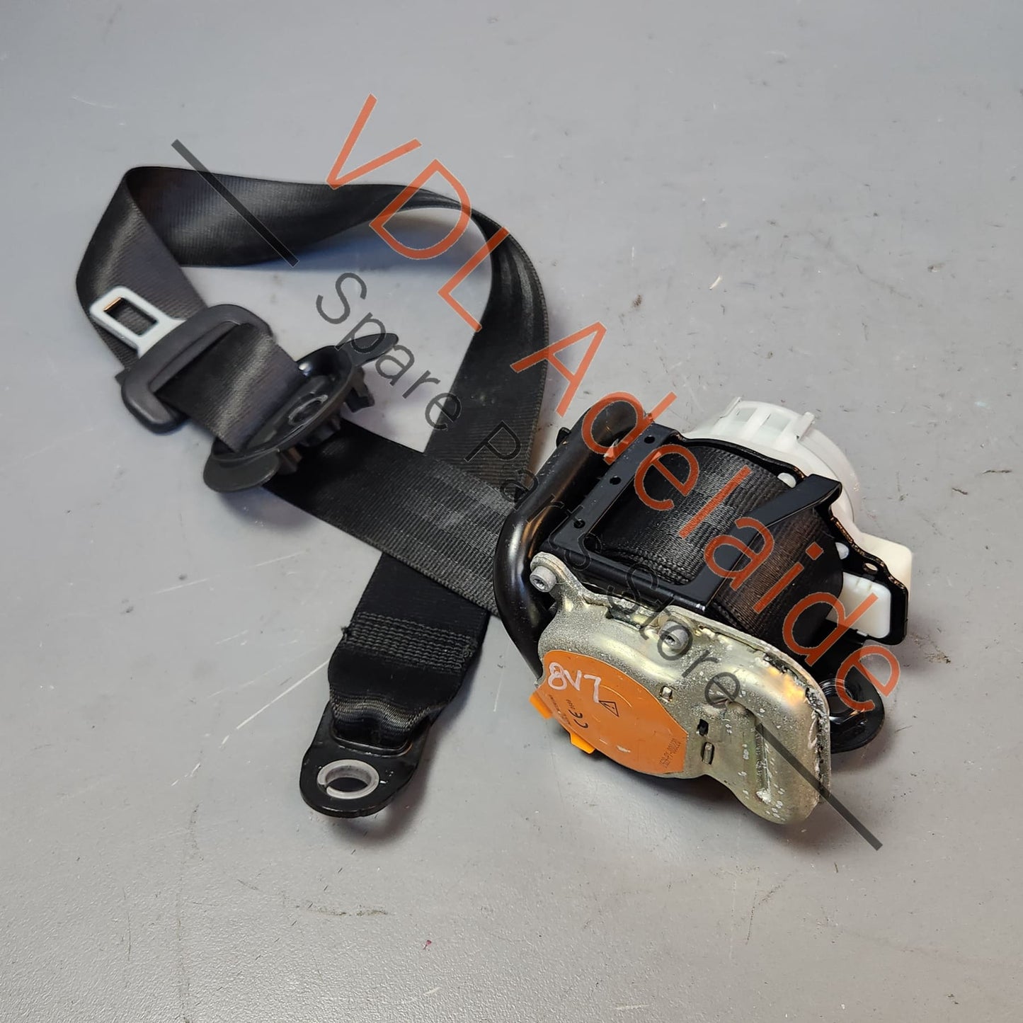 8V5857705EV04 8V5857705E Audi A3 S3 RS3 8V Left Front Seat Belt Seatbelt 8V5857705E V04