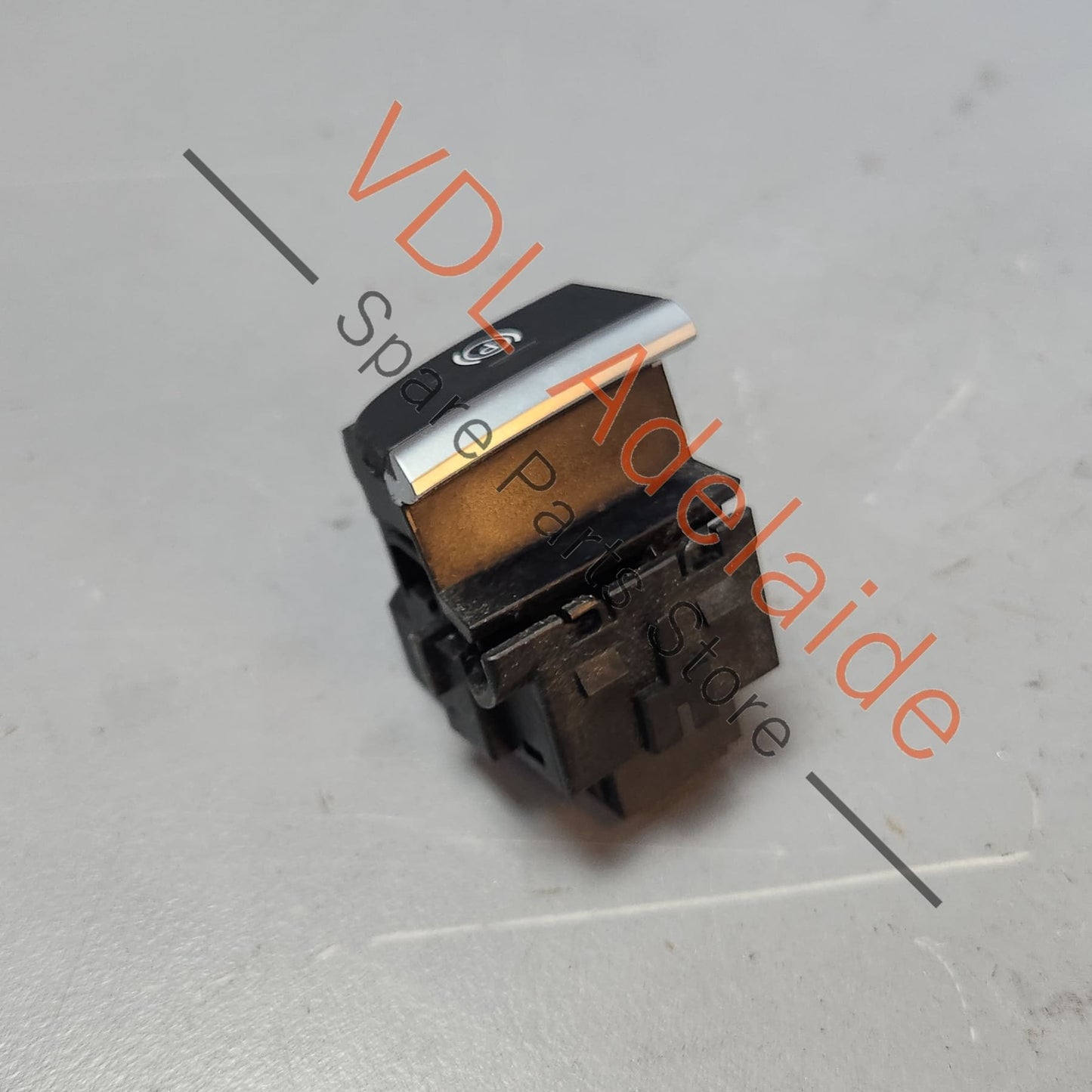 8V2927225A Audi A3 S3 8V Electric Park Brake Switch for Centre Console 8V2927225A