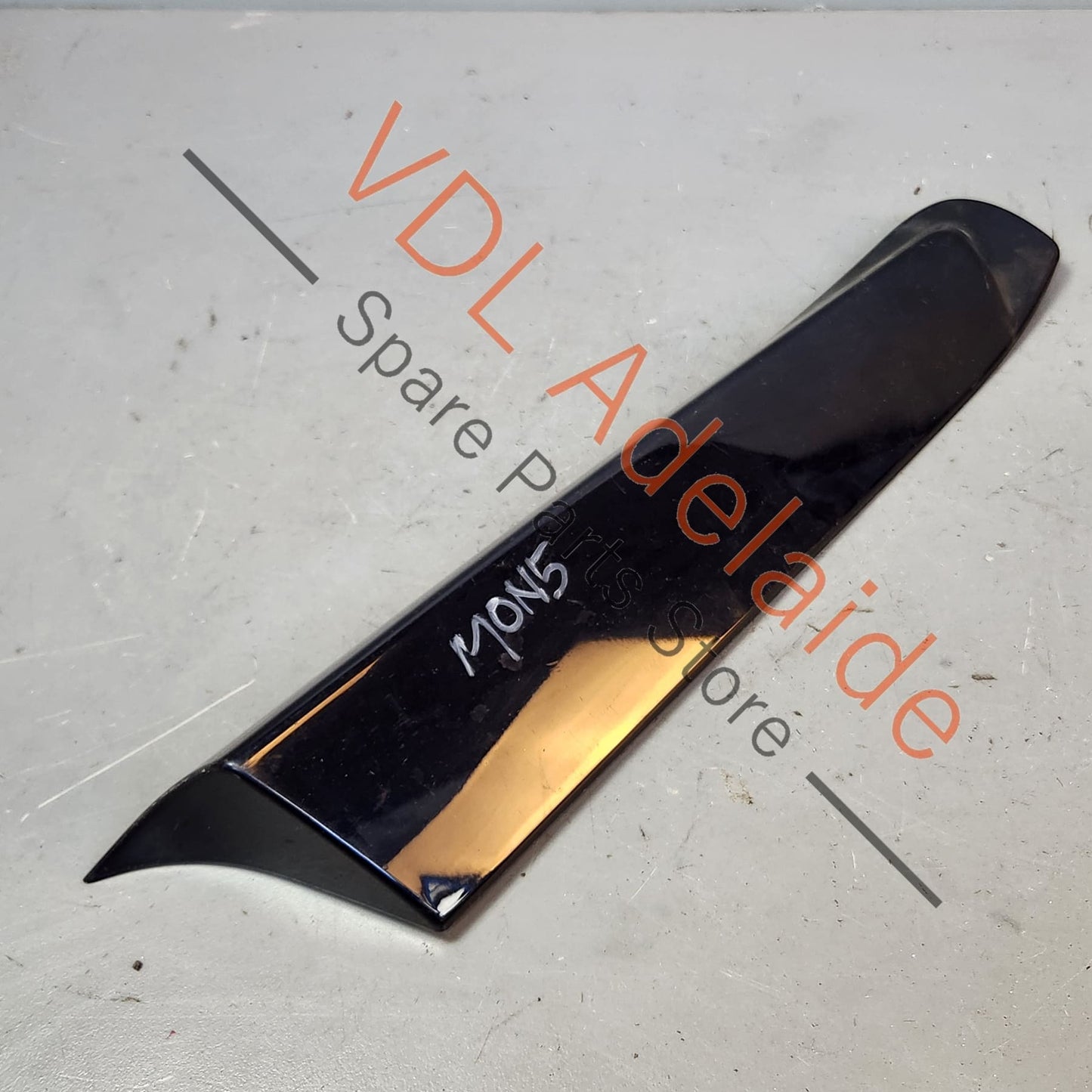 768568852R768560131R Renault Megane Right Side Rear Exterior Body Molding 768568852R 768560131R Twilight Blue