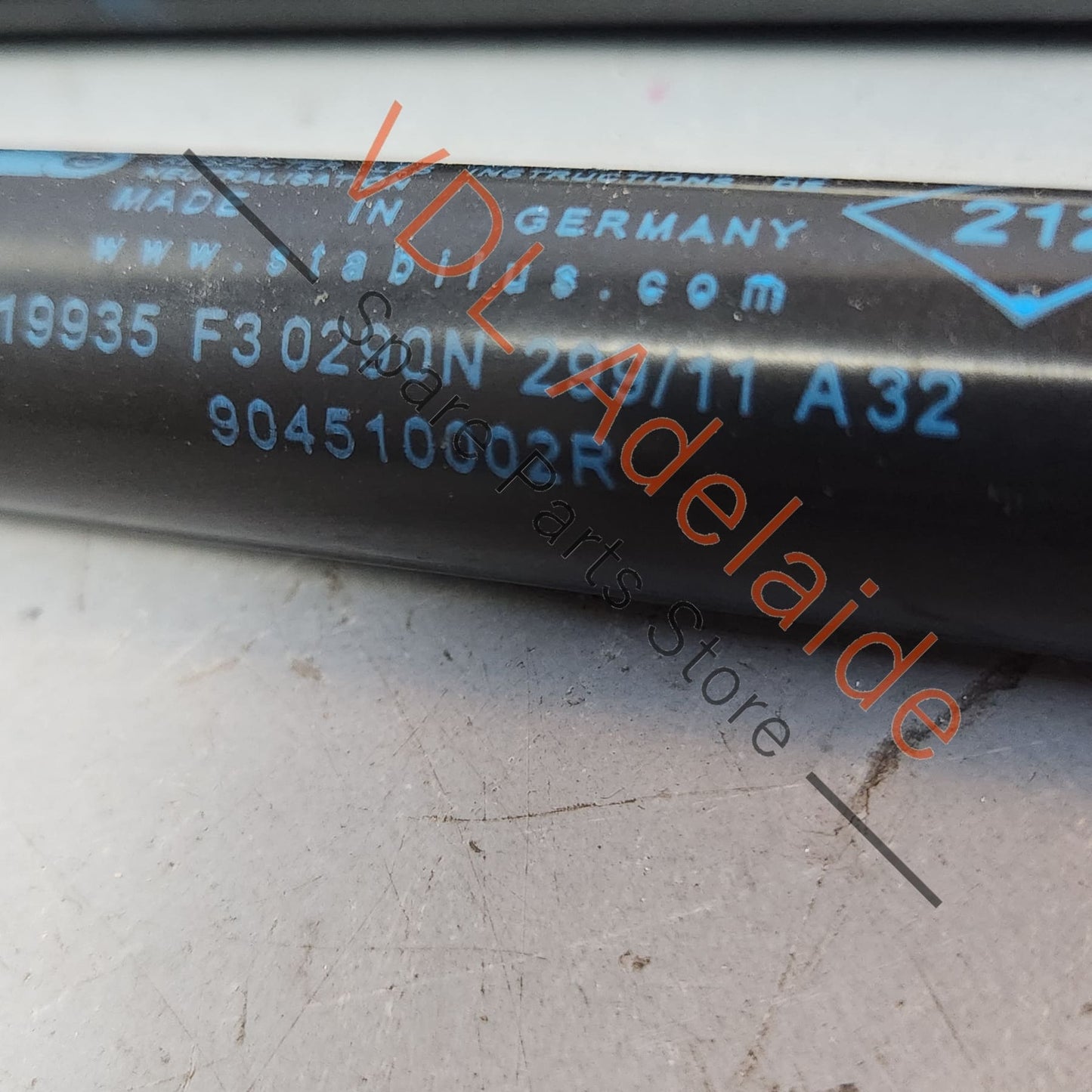 904510002R Renault Megane 3 Boot Trunk Rear Hatch Gas Lift Strut 904510002R Suits left or right