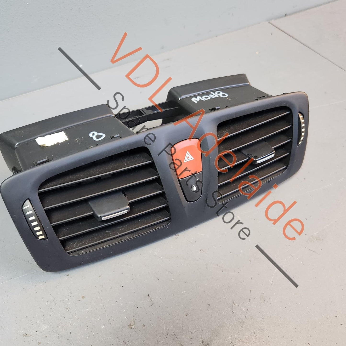 682600016R 682603982R Renault Megane MK3 III Centre Middle Air Vent for Dash 682603982R 682600016R