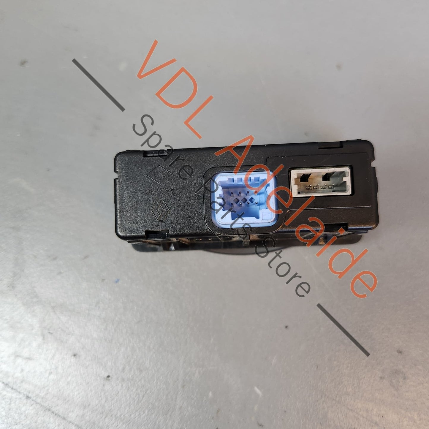 280230002R Renault Megane AUX In USB Radio Input Socket CBOX 280230002R