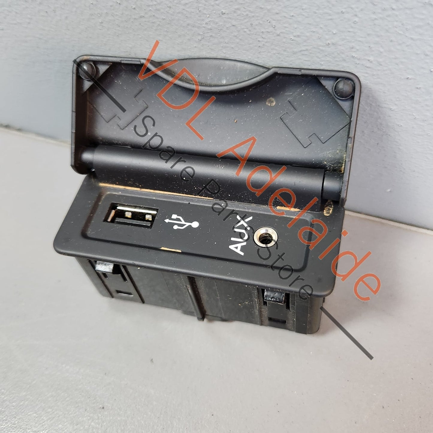 280230002R Renault Megane AUX In USB Radio Input Socket CBOX 280230002R