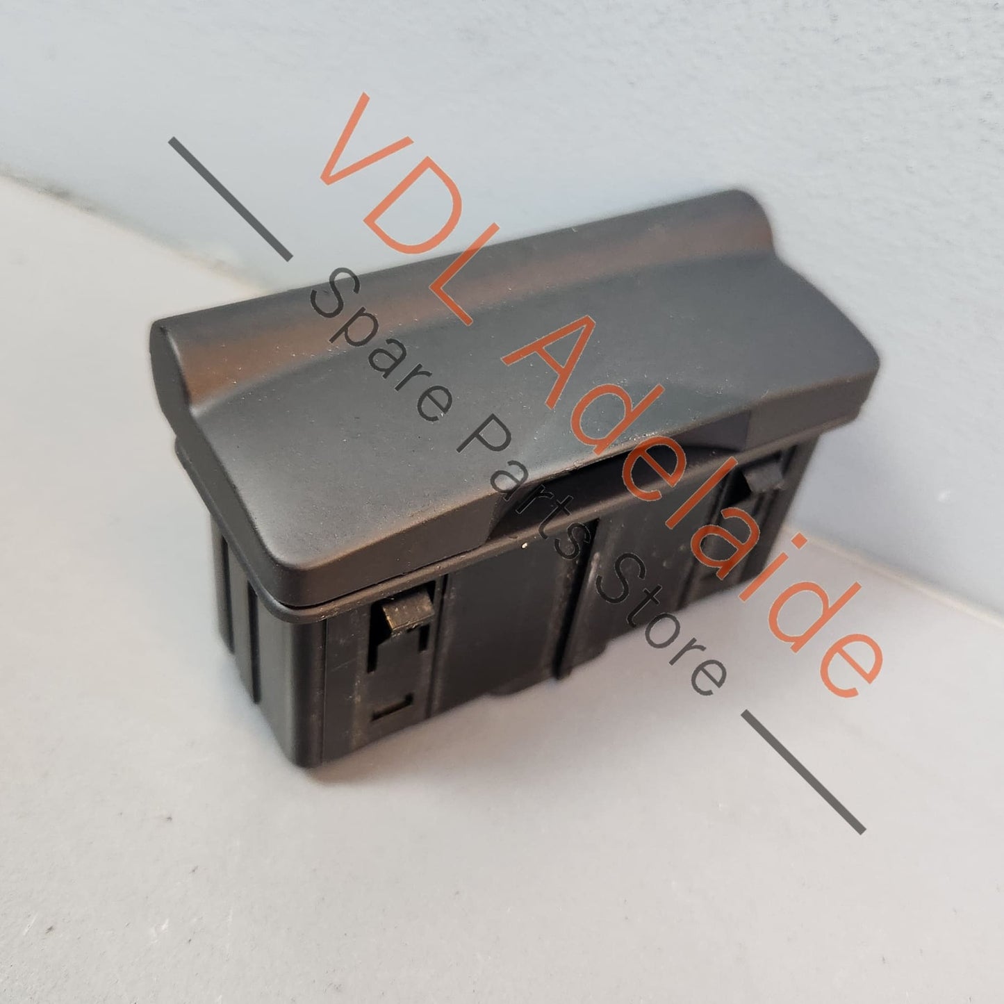280230002R Renault Megane AUX In USB Radio Input Socket CBOX 280230002R