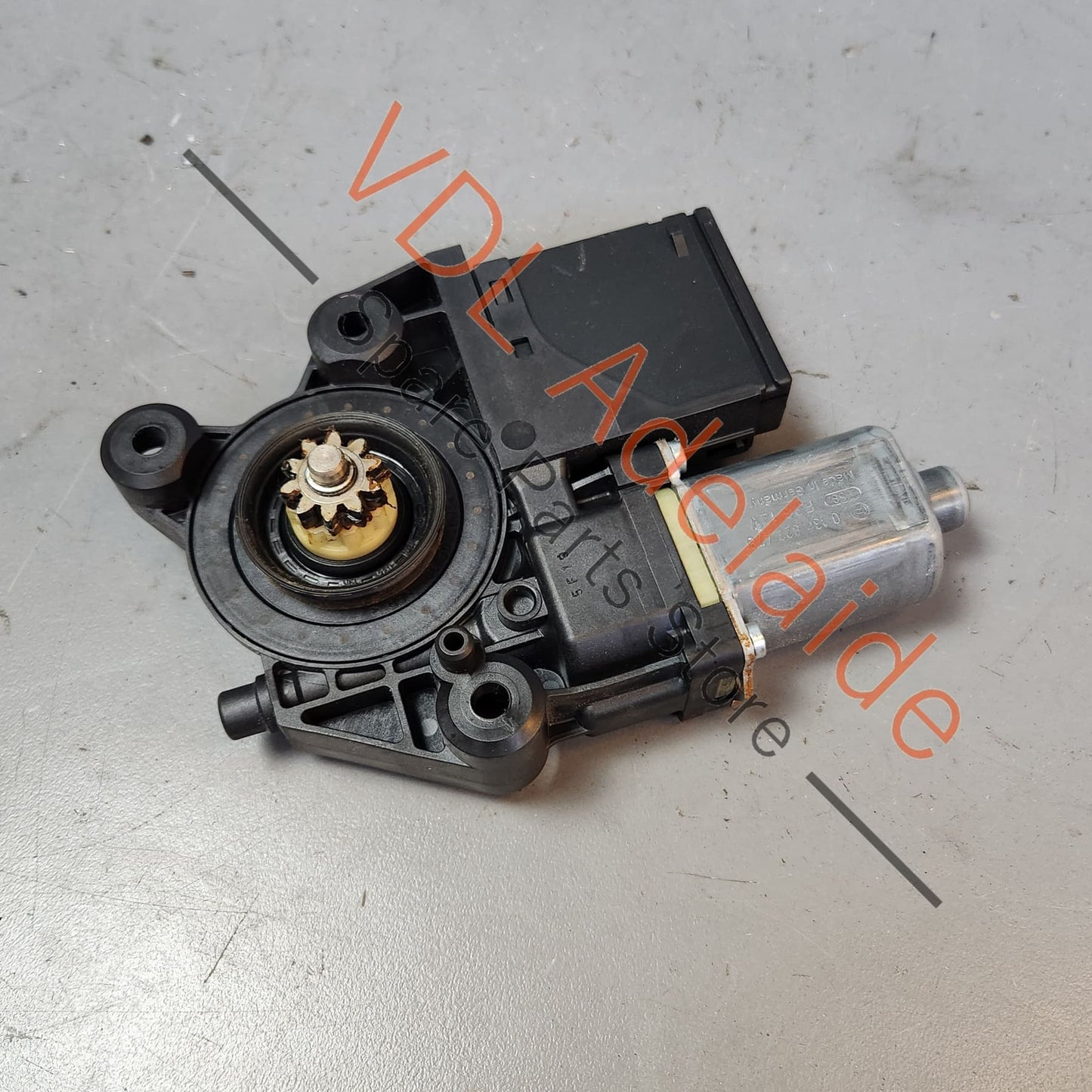 807312786R Renault Megane Clio Passenger Side Window Motor 807312786R