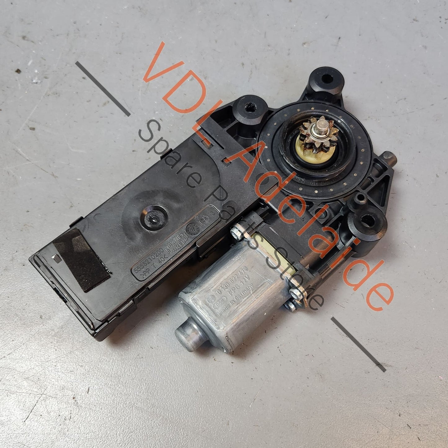 807306959R Renault Megane Clio Drivers Side Window Motor 807306959R