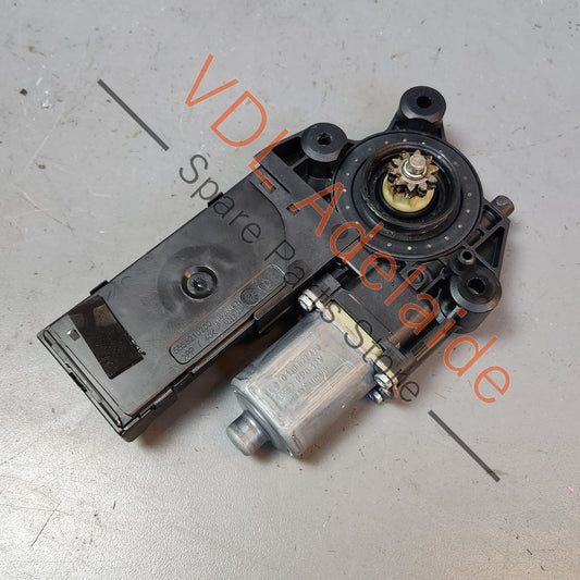 807306959R Renault Megane Clio Drivers Side Window Motor 807306959R
