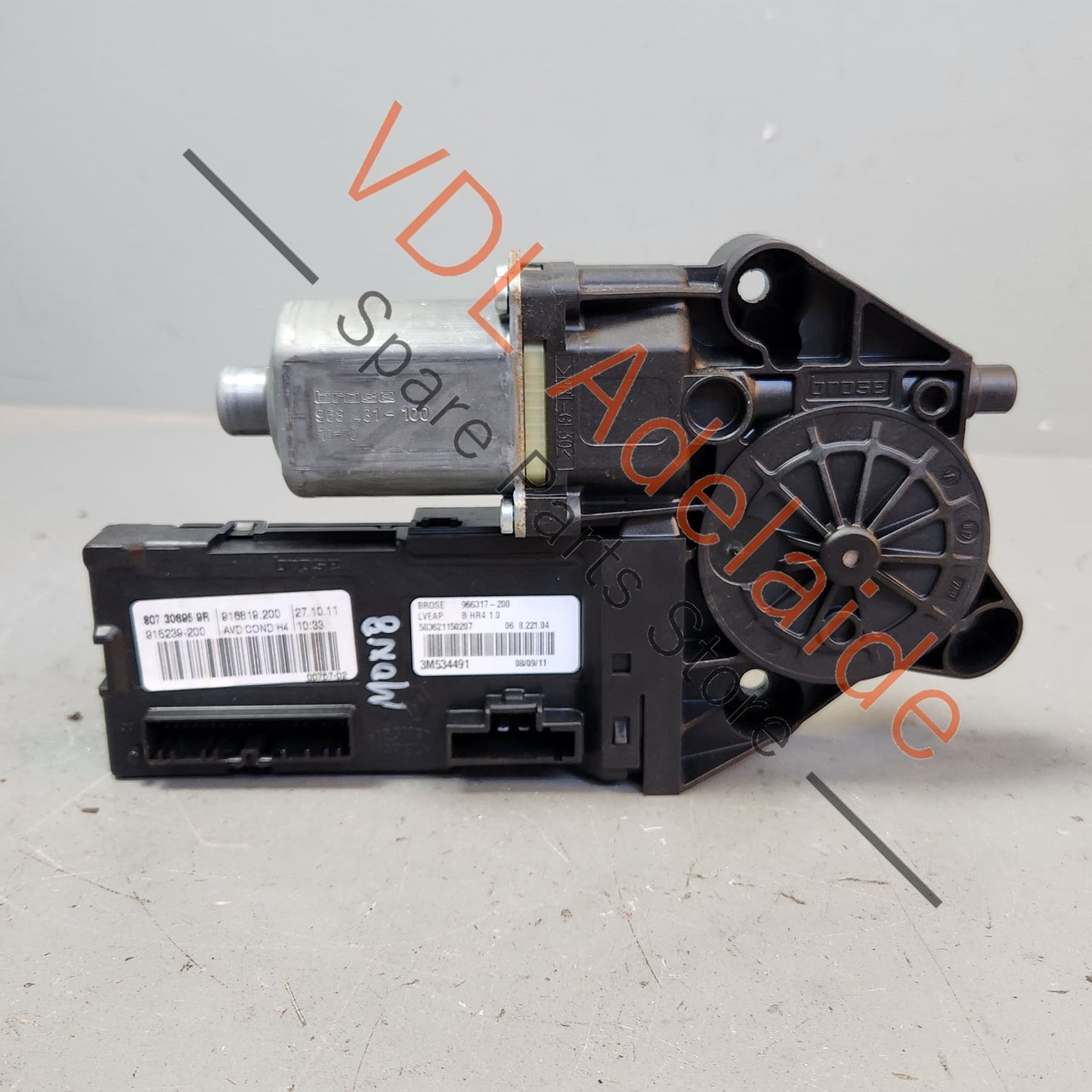 807306959R Renault Megane Clio Drivers Side Window Motor 807306959R
