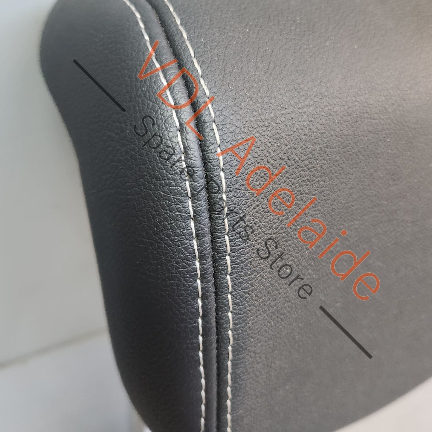 864600030R Renault Megane 3 Rear Seat Middle Headrest 864600030R Leather white stitch