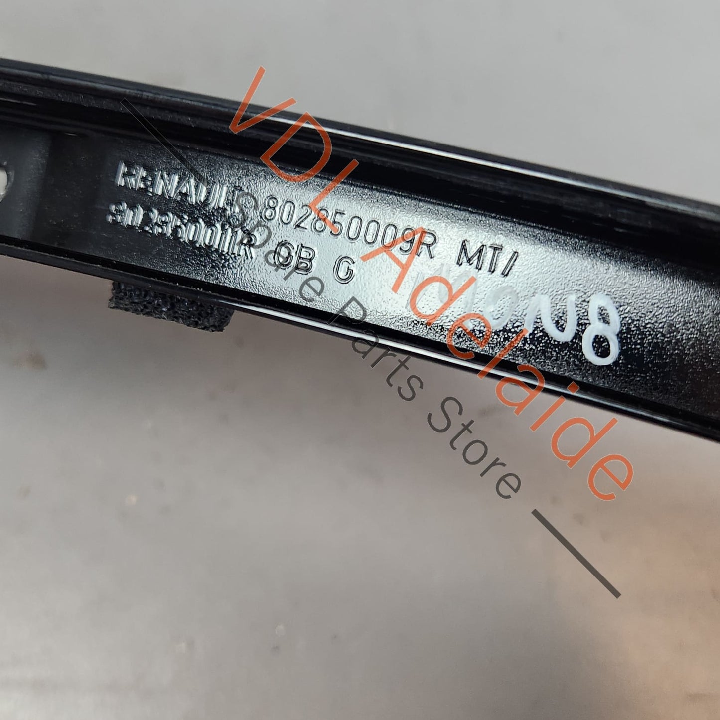 802850009R Renault Megane D95 3dr Hatch Left Side Door B Pillar Trim Molding Gloss Black 802850009R