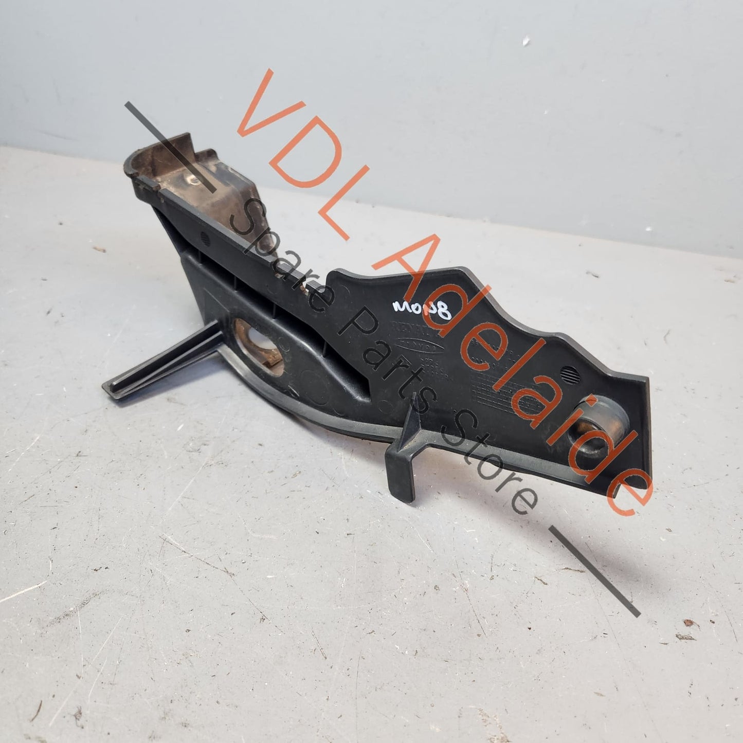 668630007R Renault Megane Windscreen Waterbox Scuttle Panel Left Side Trim Molding Bracket 668630007R