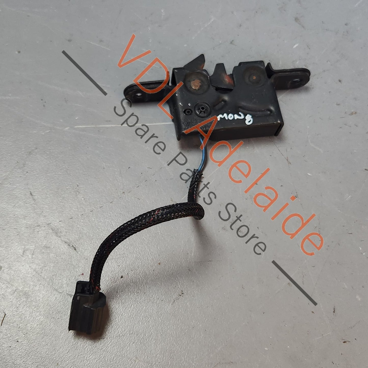 856010010R Nissan / Renault Megane 3 Bonnet Catch Latch 856010010R