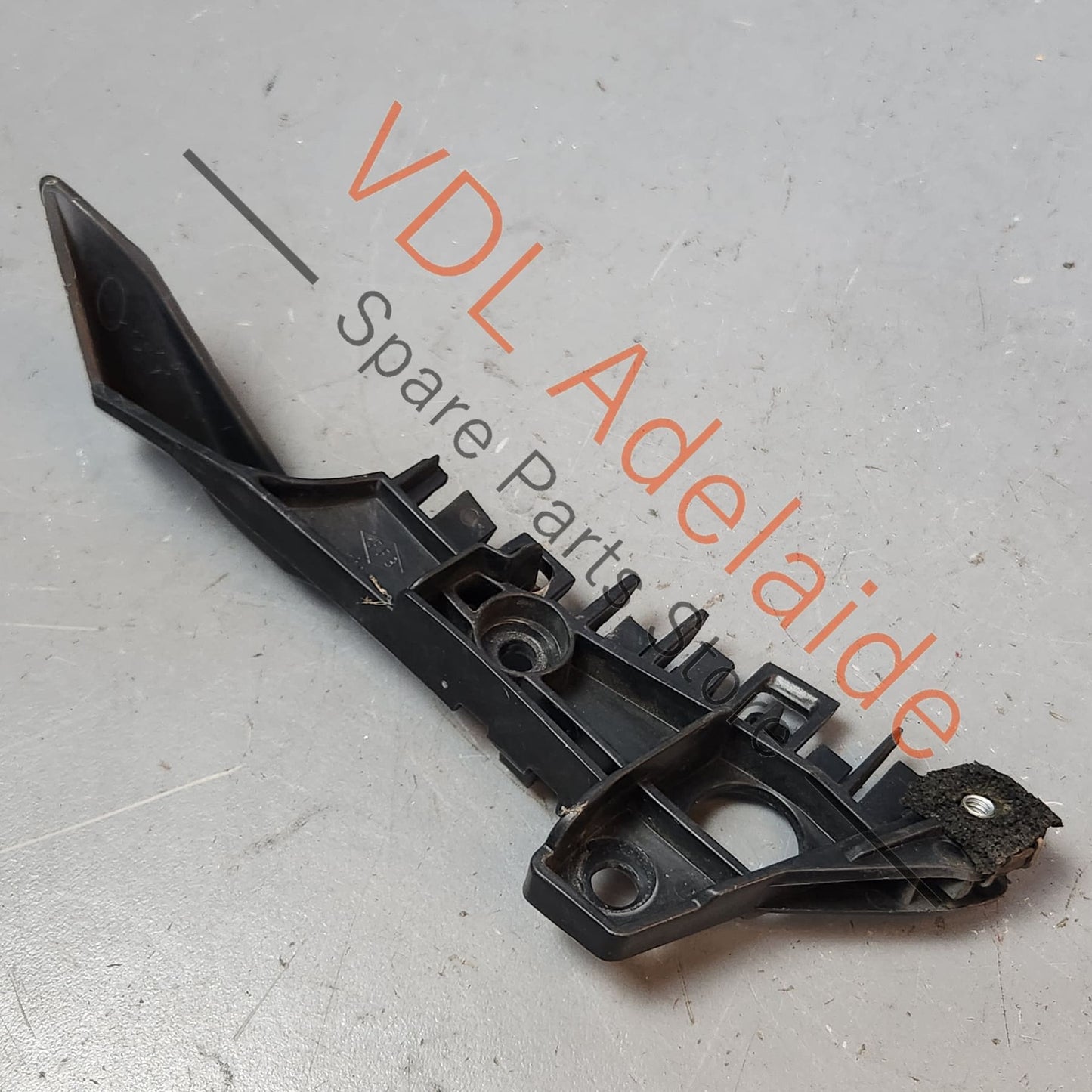 620940007R Renault Megane 3 Front Left Bumper to Fender Bracket 620940007R