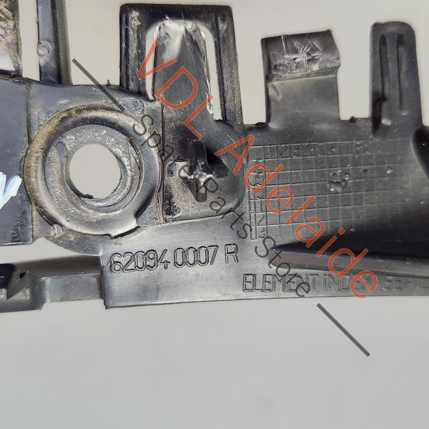 620940007R Renault Megane 3 Front Left Bumper to Fender Bracket 620940007R