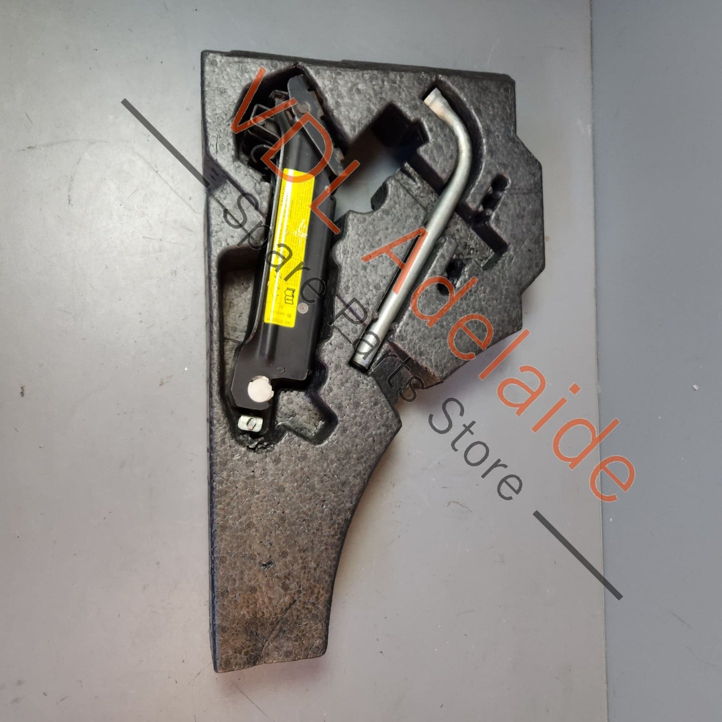 1K6858858D 1K0011031H VW Golf MK5 R32 / GTi Tool Storage Kit w Jack & Spanner 1K0011031H 1K6858858D