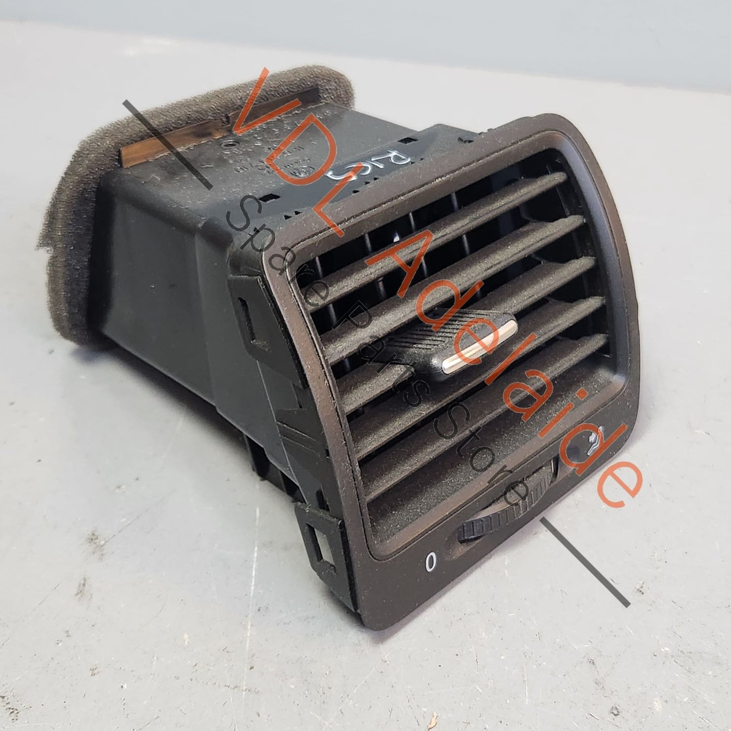 1K0819704D1QB 1K0819710 VW Golf Jetta Right Side Dashboard Air Vent for AC 1K0819704D 1QB