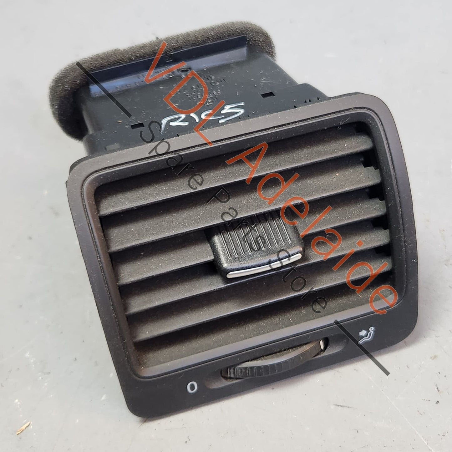 1K0819703D1QB 1K0819709 VW Golf Jetta Left Side Dashboard Air Vent for AC 1K0819703D 1QB