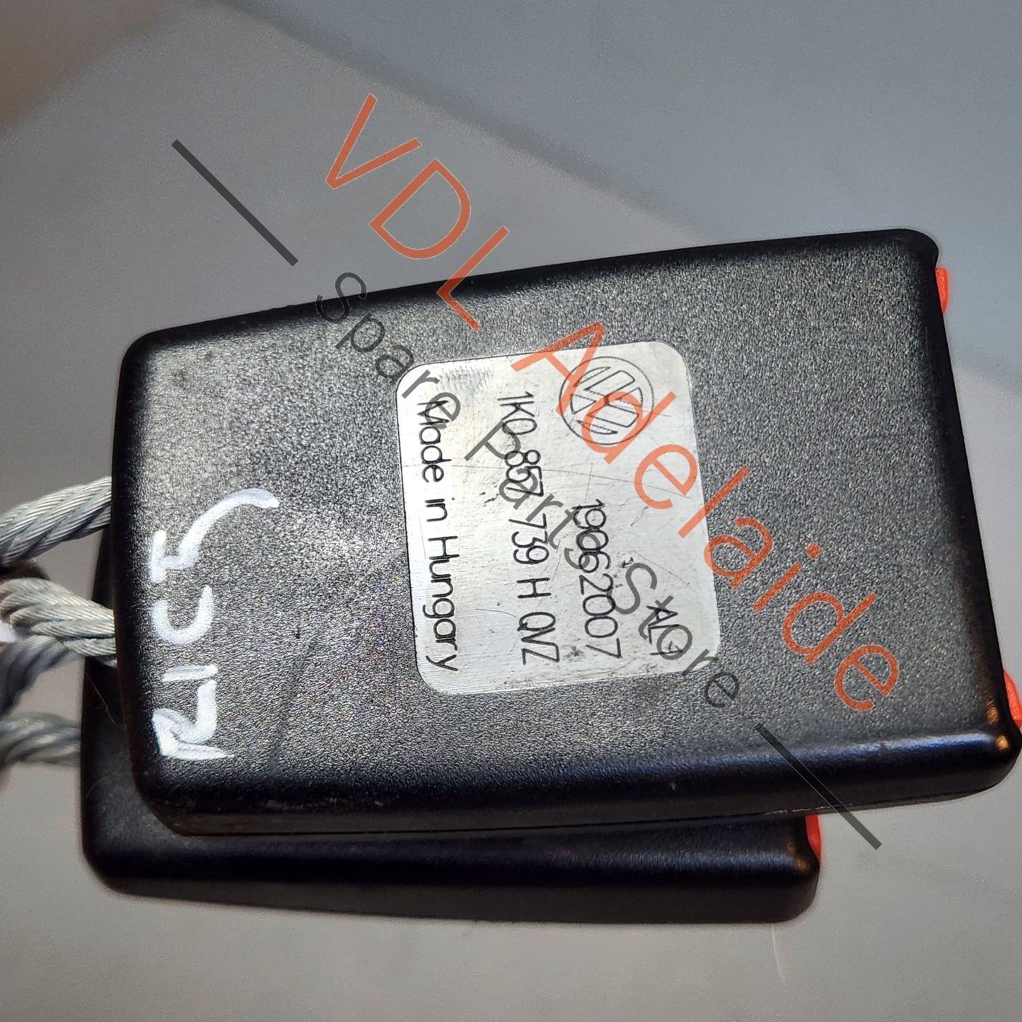 1K0857739H Volkswagen VW Golf Mk5 Rear Centre Double Seat Belt Buckle 1K0857739H