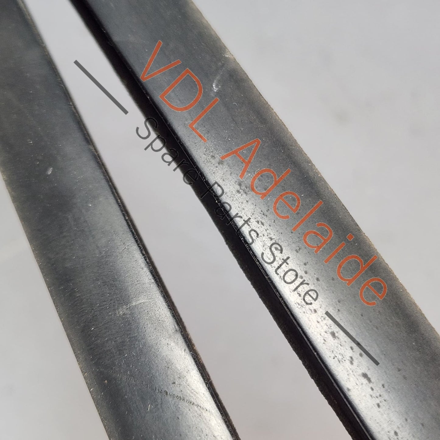 1K0854319G 1K0854320G VW Golf MK5 Pair of Windscreen Edge Water Deflector Strip Trim Exterior Molding 1K0854319G 1K0854320G