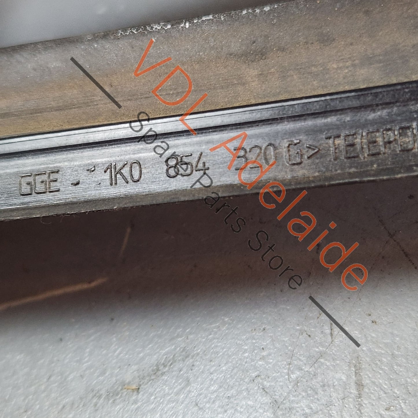 1K0854319G 1K0854320G VW Golf MK5 Pair of Windscreen Edge Water Deflector Strip Trim Exterior Molding 1K0854319G 1K0854320G
