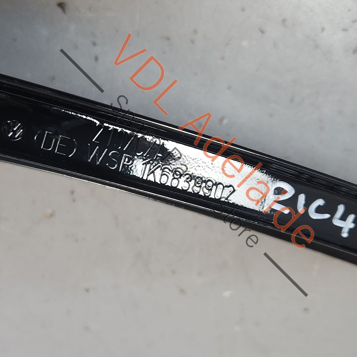 1K6839902 Volkswagen VW Golf Mk5 R32 Right Rear Door B Exterior Pillar Trim Gloss Black 1K6839902