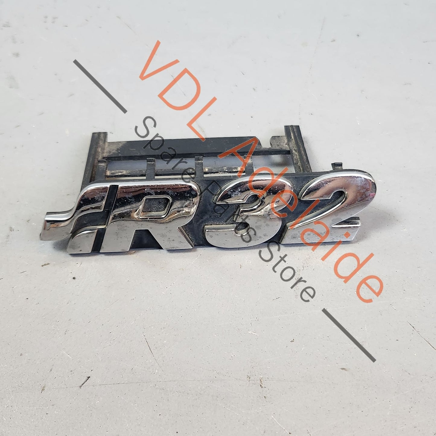 1J6853679DPWV 1J6853679D VW Golf MK5 R32 Front Grille Badge Emblem 1J6853679D PWV
