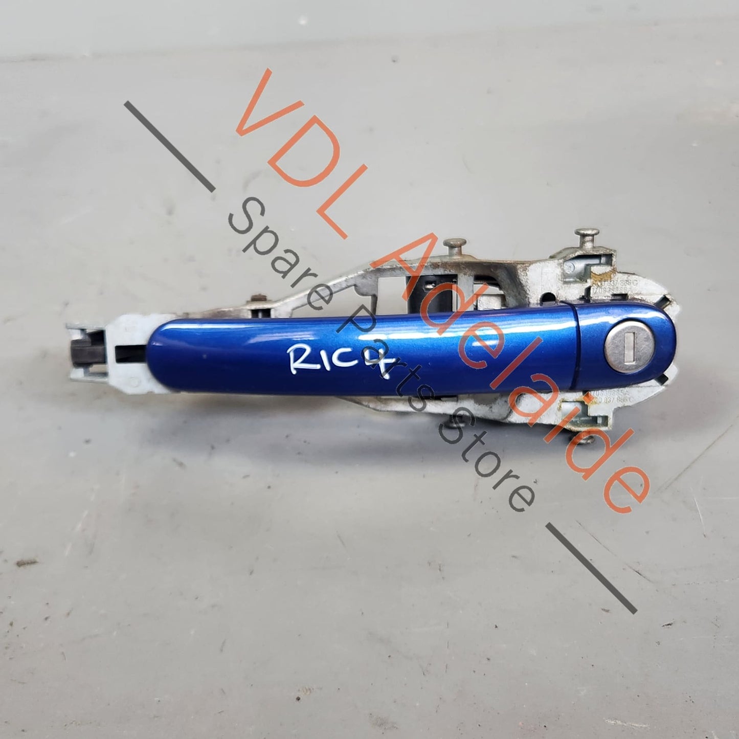 3B0837205G 1K0837885A VW Golf MK5 Drivers Exterior Door Handle Assembly Complete 3B0837205G GRU 1K0837885A