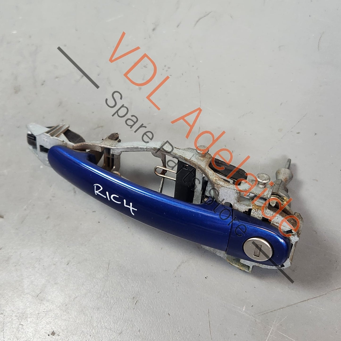 3B0837205G 1K0837885A VW Golf MK5 Drivers Exterior Door Handle Assembly Complete 3B0837205G GRU 1K0837885A