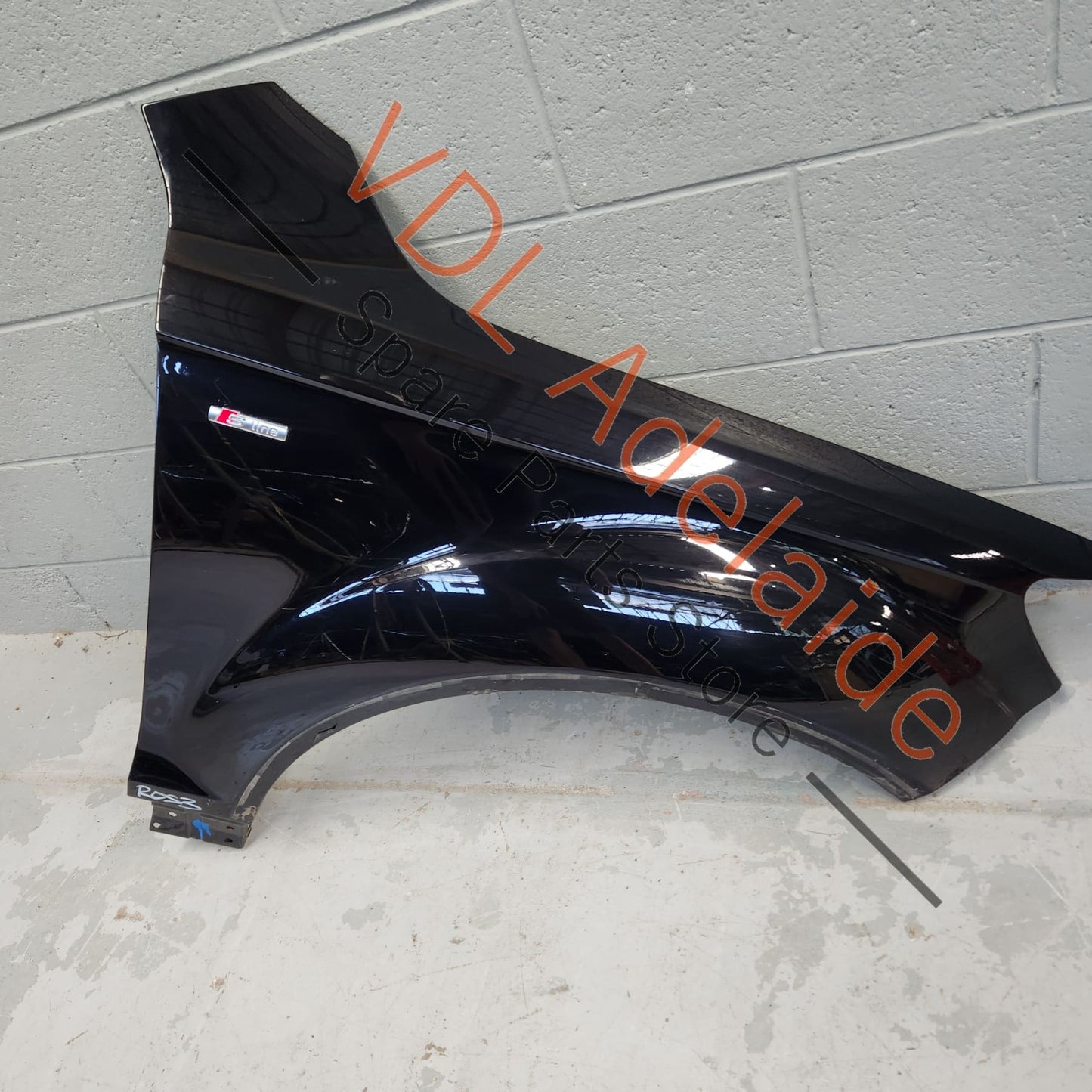 4L0821102 Audi Q7 4L Right Front Wing Fender Mudguard Panel 4L0821102 2T2T Orca Black Metallic