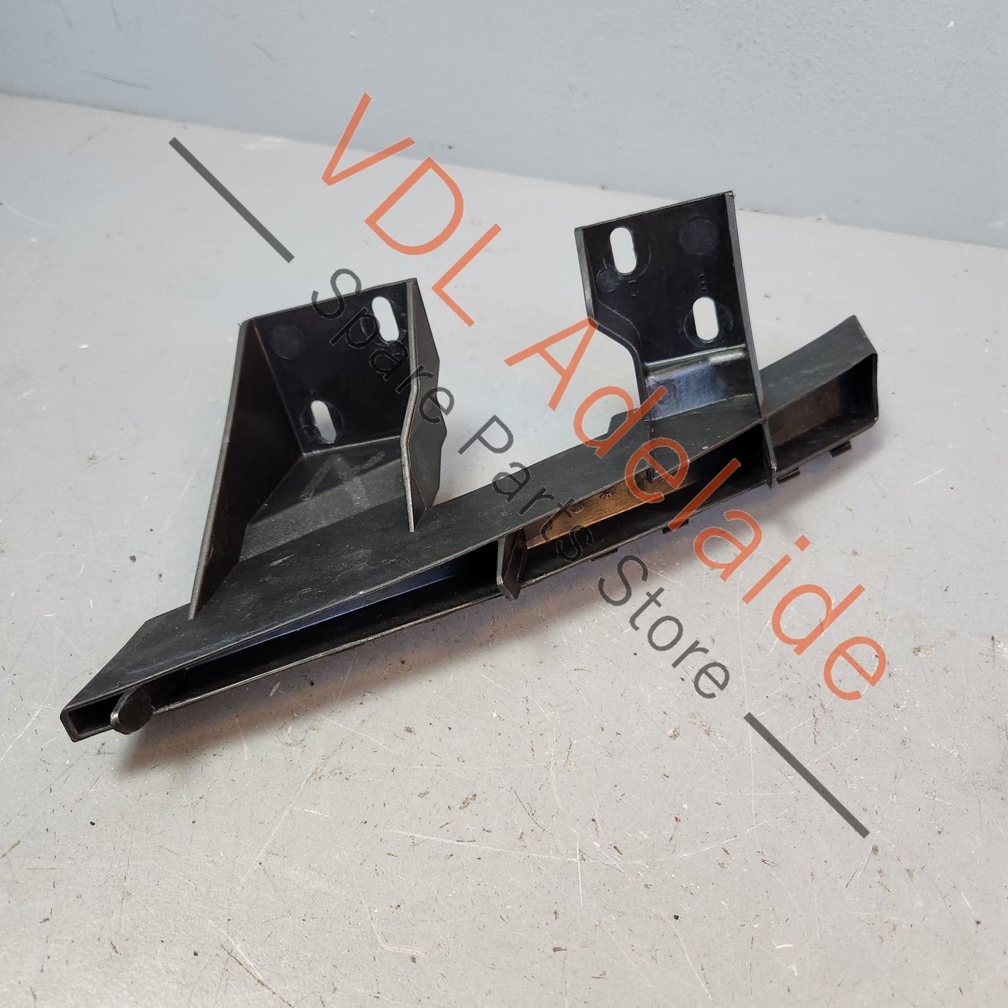 4L0807334A Audi Q7 4L Front Right Bumper Support Bracket 4L0807334A