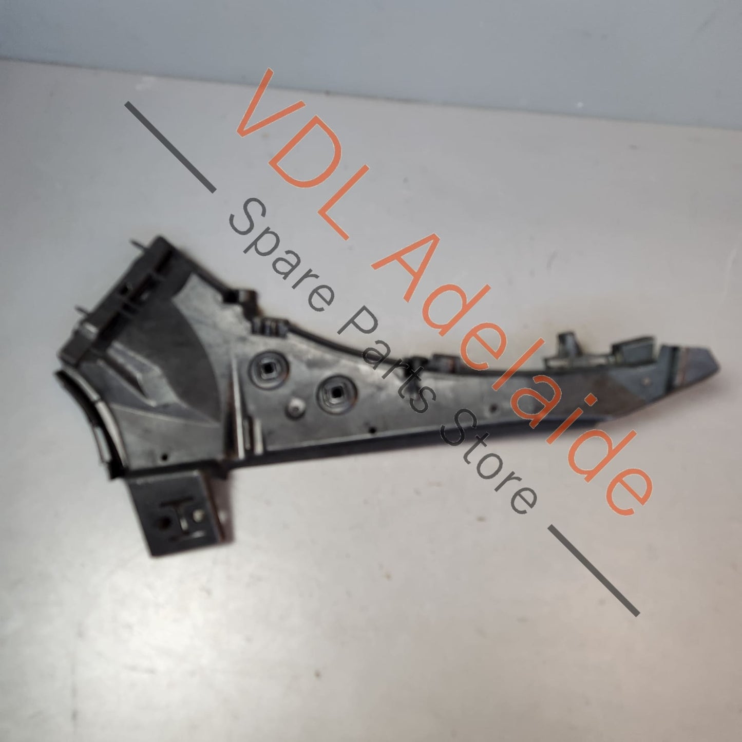 4L0807284B Audi Q7 Radiator Guide for Bumper Front Right 4L0807284B
