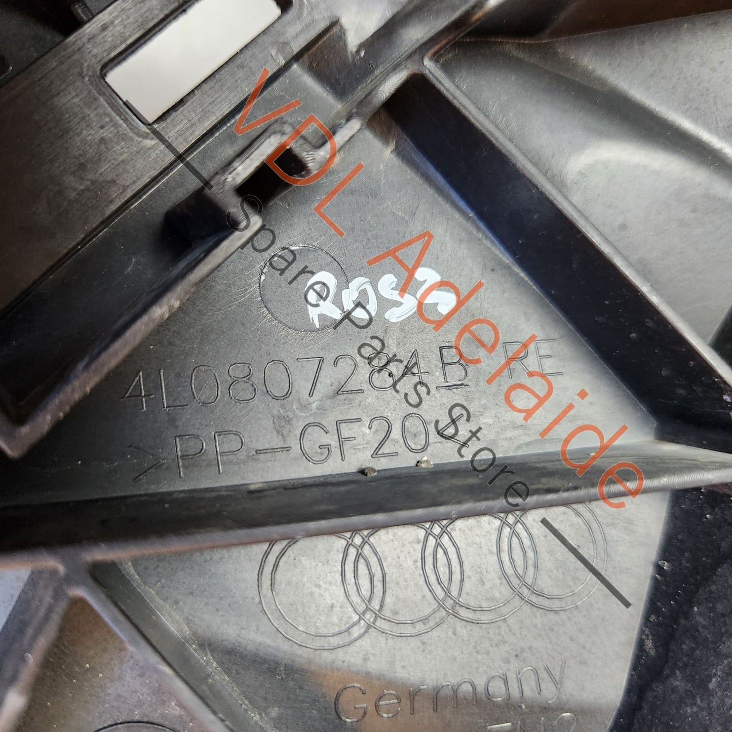 4L0807284B Audi Q7 Radiator Guide for Bumper Front Right 4L0807284B