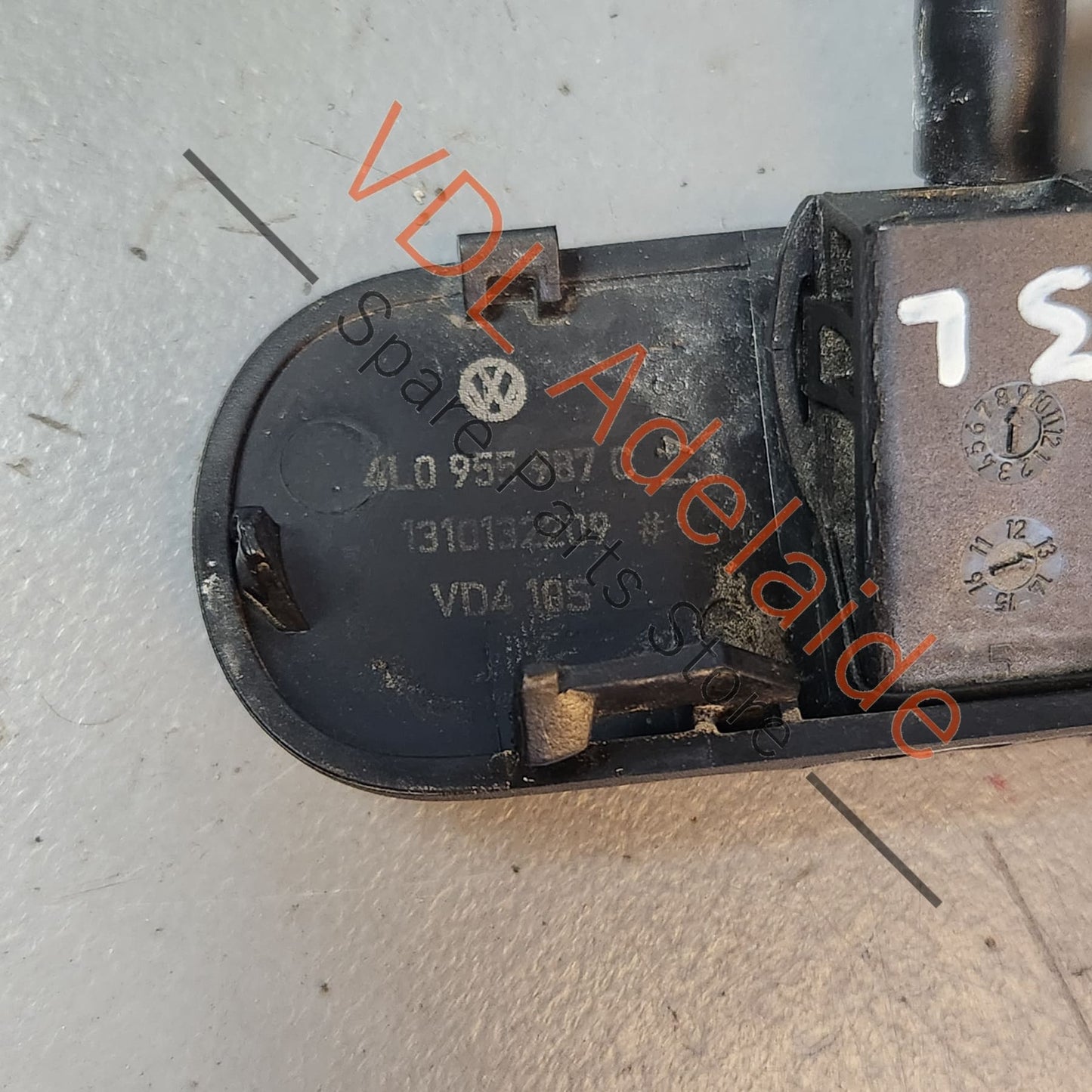 4L0955987C 8J0955987G Audi Q7 Windscreen Washer Jet Heated Left Side LHS 4L0955987C 8J0955987G