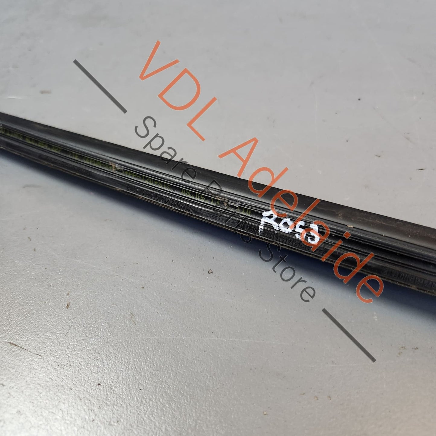 4L0854327 Audi Q7 Windscreen Water Deflector Strip Moulding Left Side 4L0854327