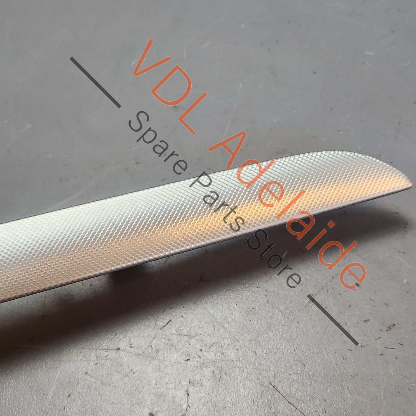 4L2853189 4L2853189C Audi Q7 Dashboard Trim Insert Above Glovebox 4L2853189 Aluminium 'Trigon'