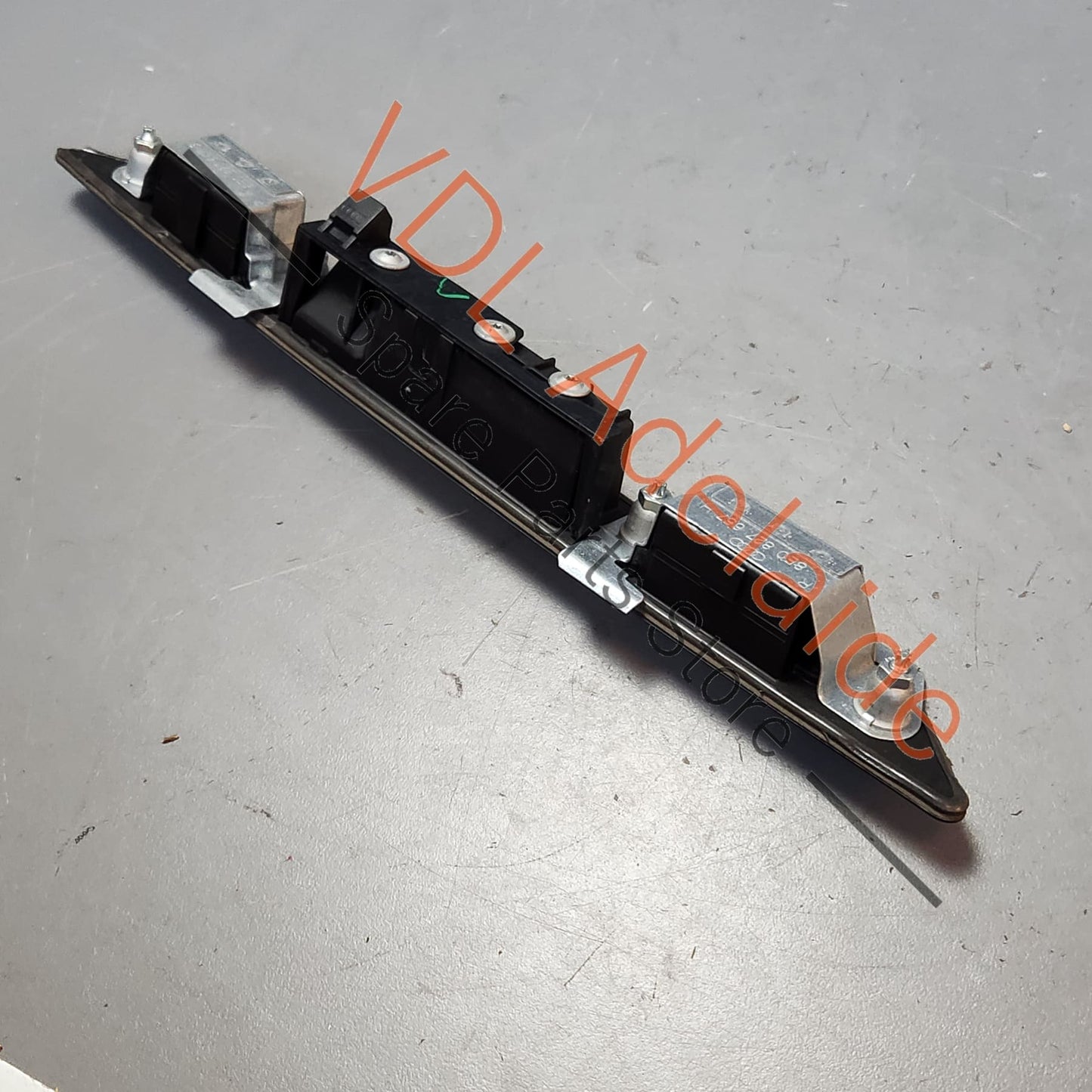 4L0827574B Audi Q7 Tailgate Grab Handle Button Grip Trim Moulding 4L0827574B