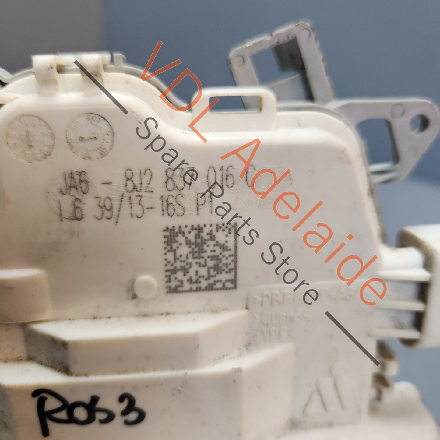 8J2837016C Audi Q7 4L Front Right Door Lock Mechanism 8J2837015F