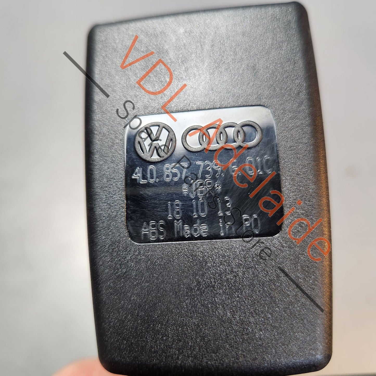4L0857739G Audi Q7 4L Third Row Seat Rear Seatbelt Latch Clip Catch 4L0857739G01C
