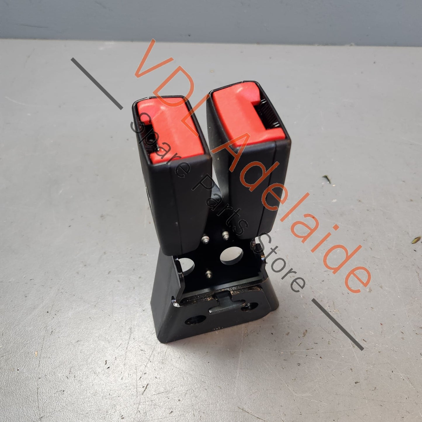 4L0857739G Audi Q7 4L Third Row Seat Rear Seatbelt Latch Clip Catch 4L0857739G01C