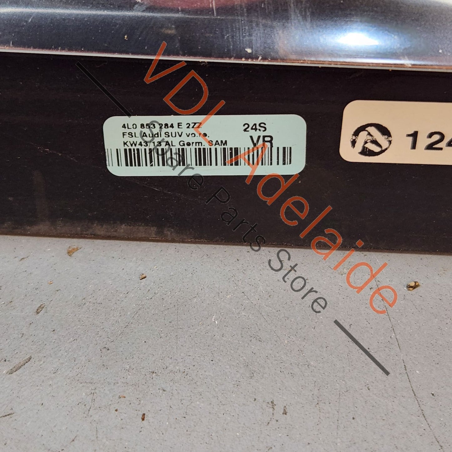 4L0853284E2ZZ Audi Q7 4L Exterior Window Seal Strip Moulding Chrome Trim Right Front 4L0853284E 2ZZ