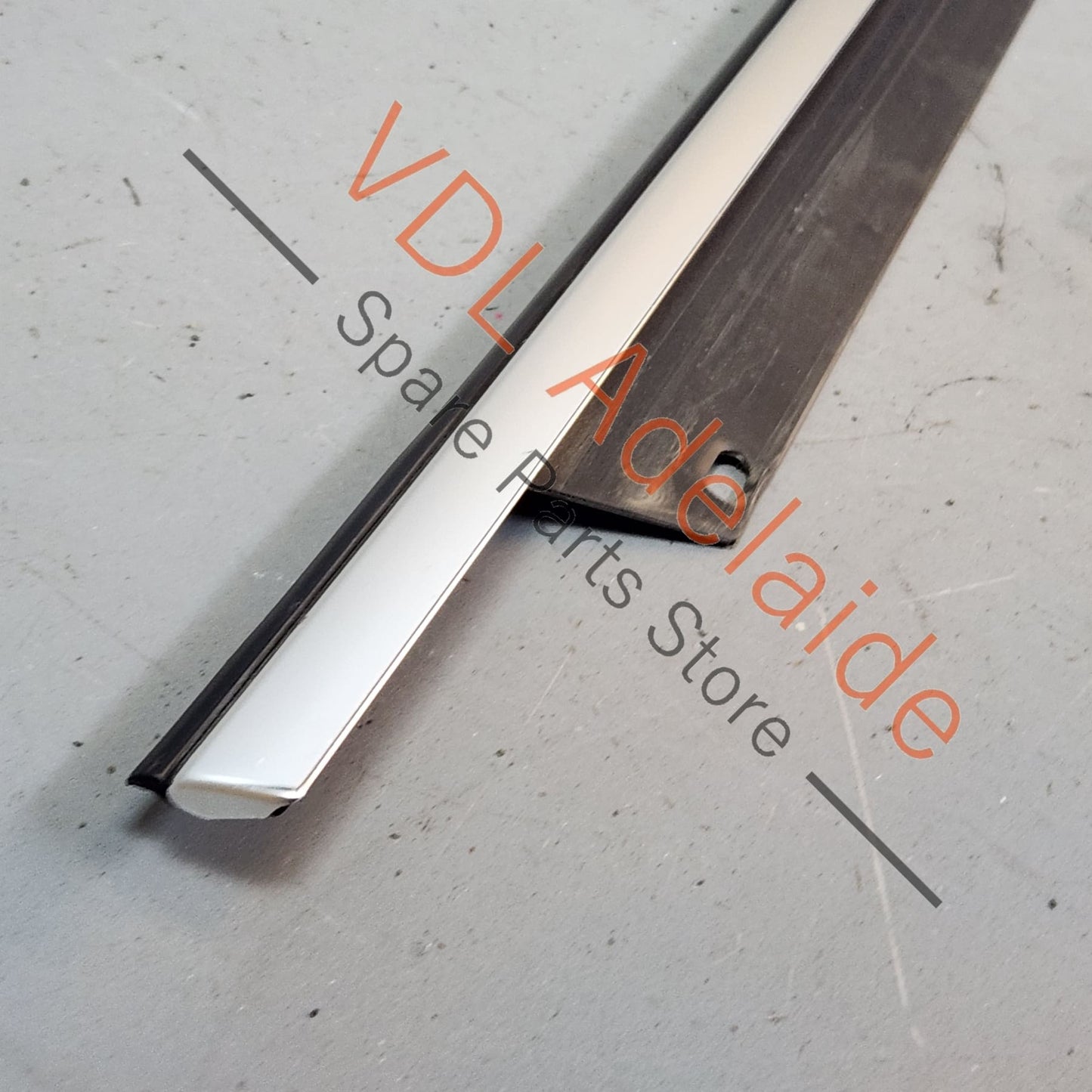 4L0853284E2ZZ Audi Q7 4L Exterior Window Seal Strip Moulding Chrome Trim Right Front 4L0853284E 2ZZ
