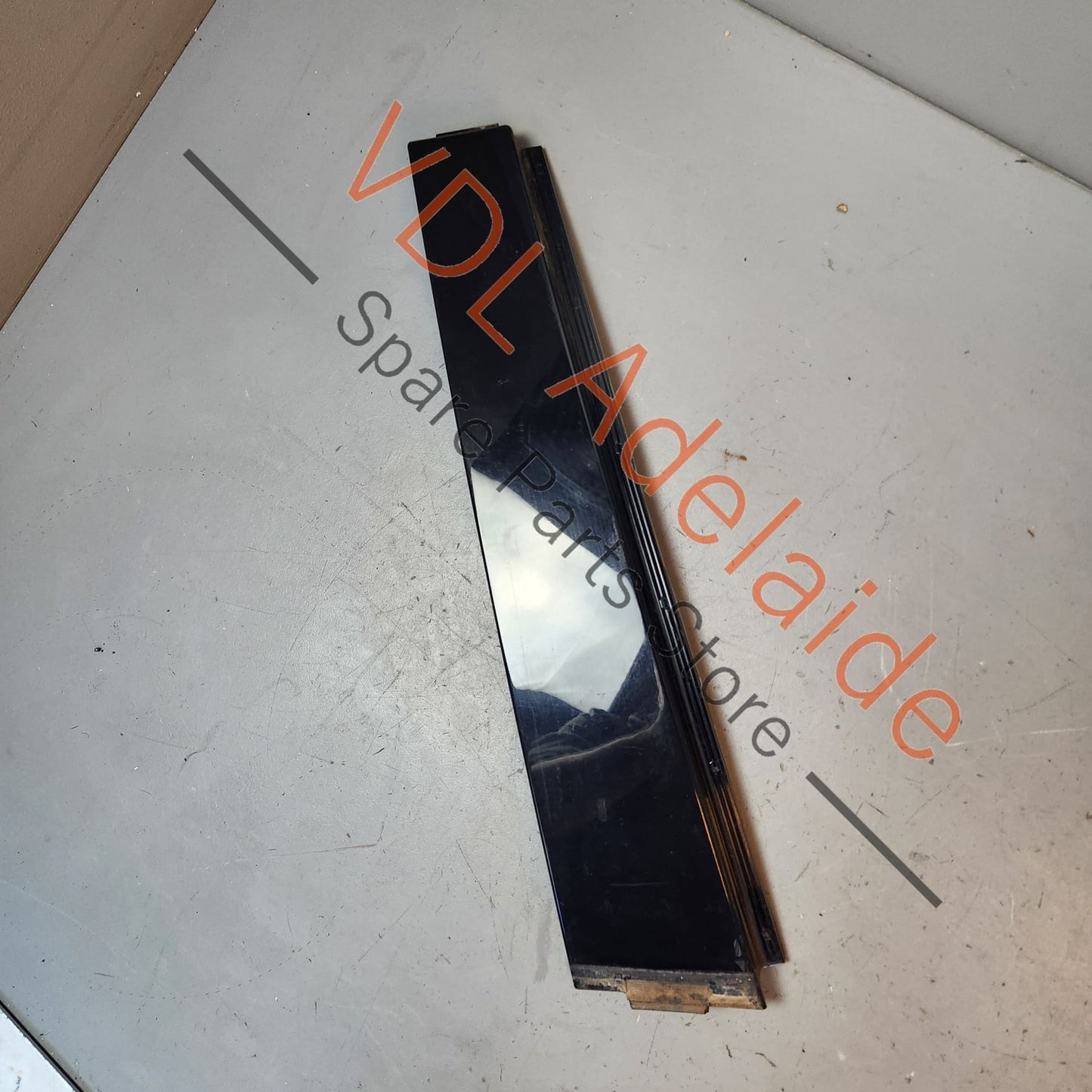 5K6839902B 5K6839902B041 VW Golf MK6 Rear Right Exterior Door Window Frame B-Pillar Trim 5K6839902B