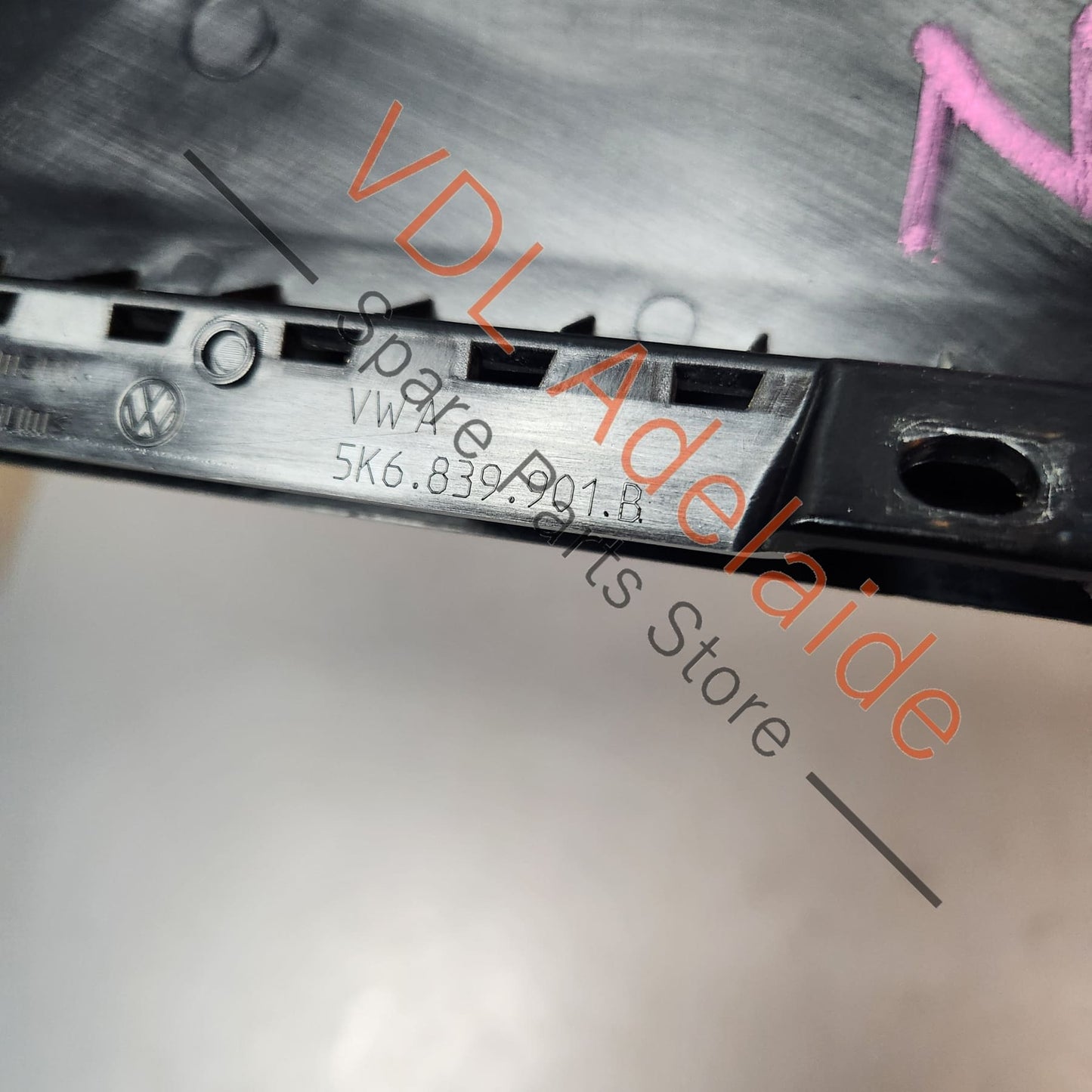 5K6839901B 5K6839901B041 VW Golf MK6 Rear Left Exterior Door Window Frame B-Pillar Trim 5K6839901B
