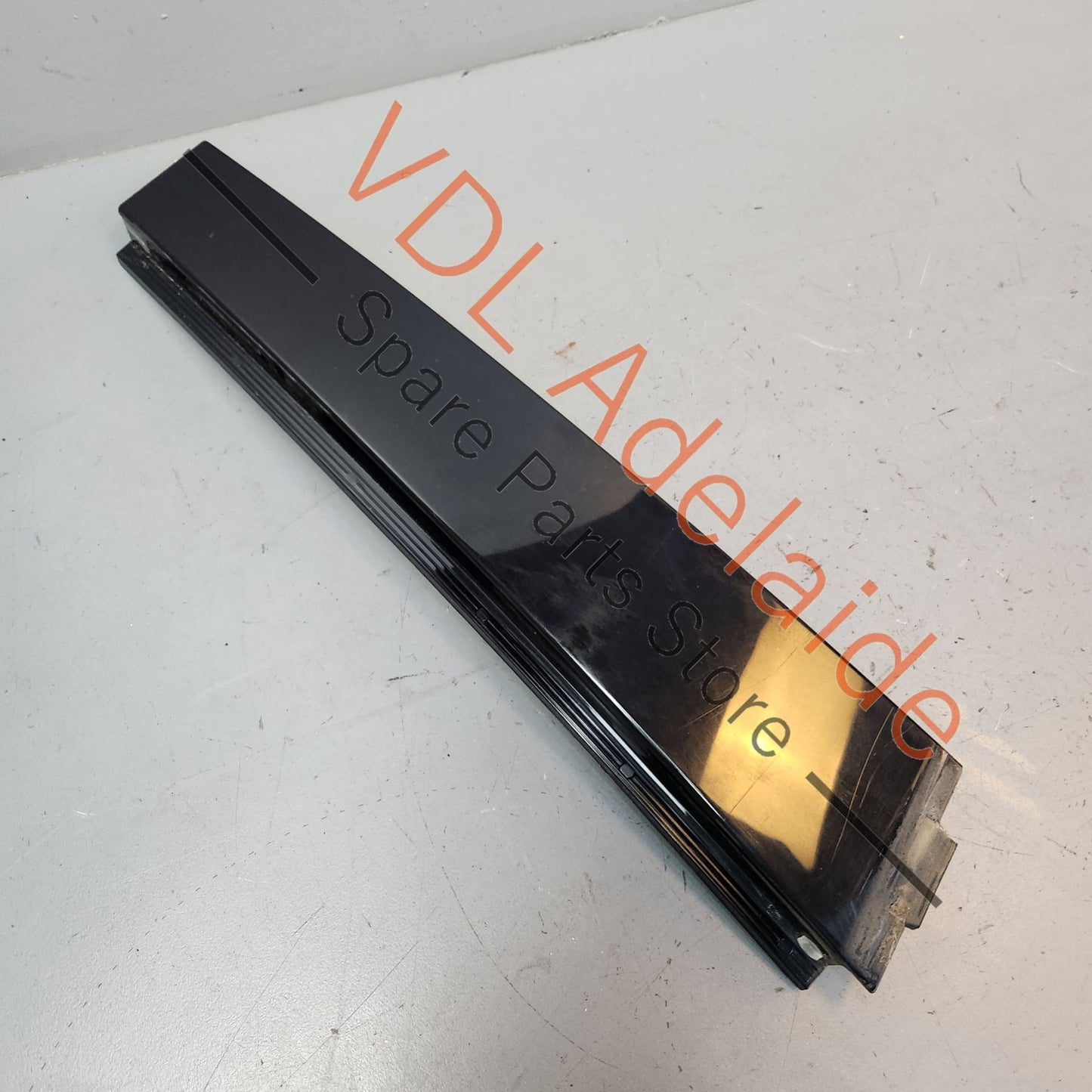 5K6839901B 5K6839901B041 VW Golf MK6 Rear Left Exterior Door Window Frame B-Pillar Trim 5K6839901B