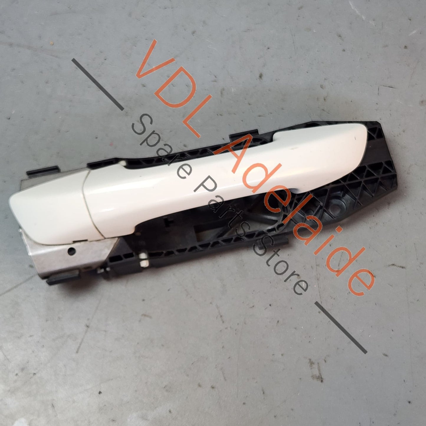 1K8837206E 5N0837885H 1K8837880GRU VW Golf MK6 Right Side Drivers Door Handle w Mounting Bar 1K8837206E GRU 5N0837885H