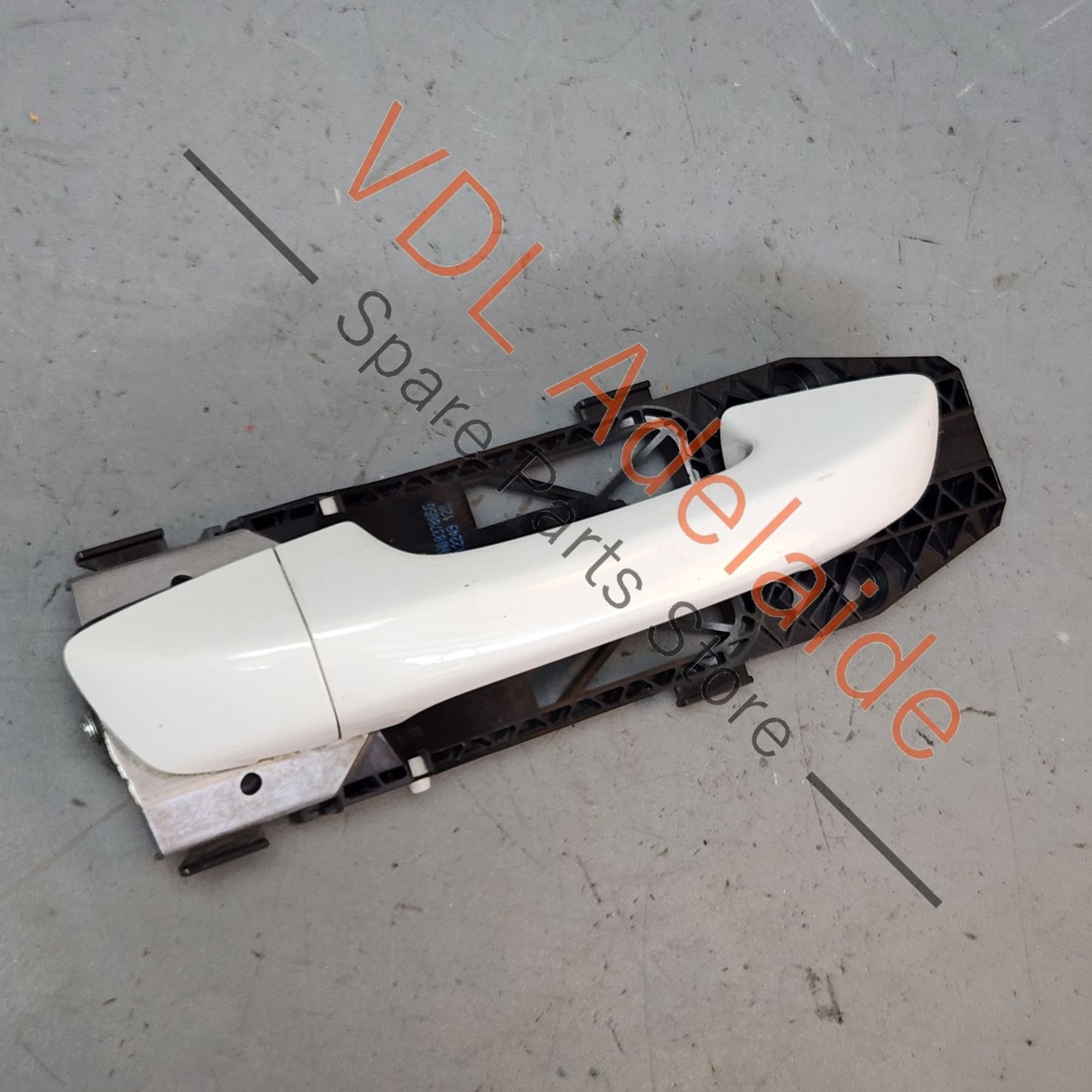 1K8837206E 5N0837885H 1K8837880GRU VW Golf MK6 Right Side Drivers Door Handle w Mounting Bar 1K8837206E GRU 5N0837885H