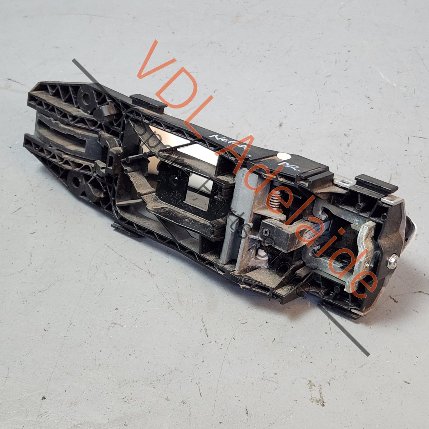1K8837206E 5N0837885H 1K8837880GRU VW Golf MK6 Right Side Drivers Door Handle w Mounting Bar 1K8837206E GRU 5N0837885H