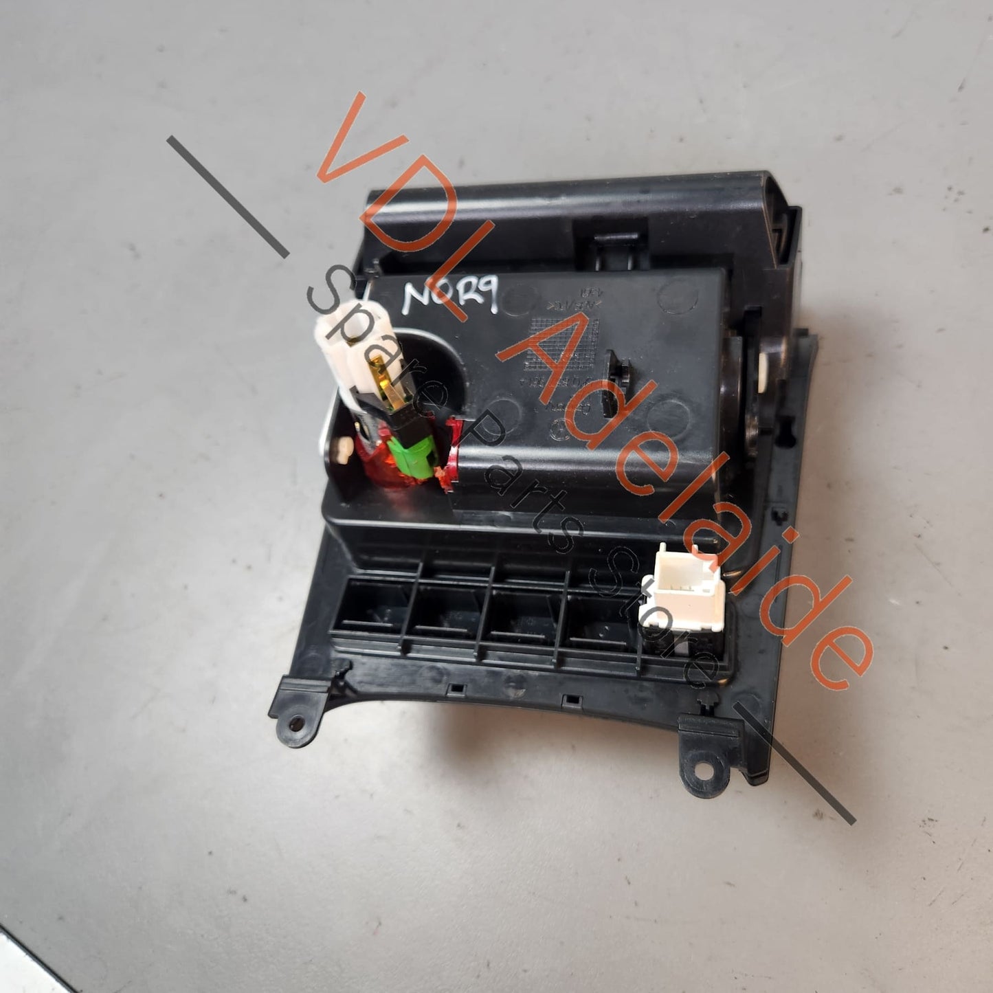 5K0857961A VW Golf MK6 Centre Console Cubby Storage Compartent Box Ashtray Coin 5K0857961A