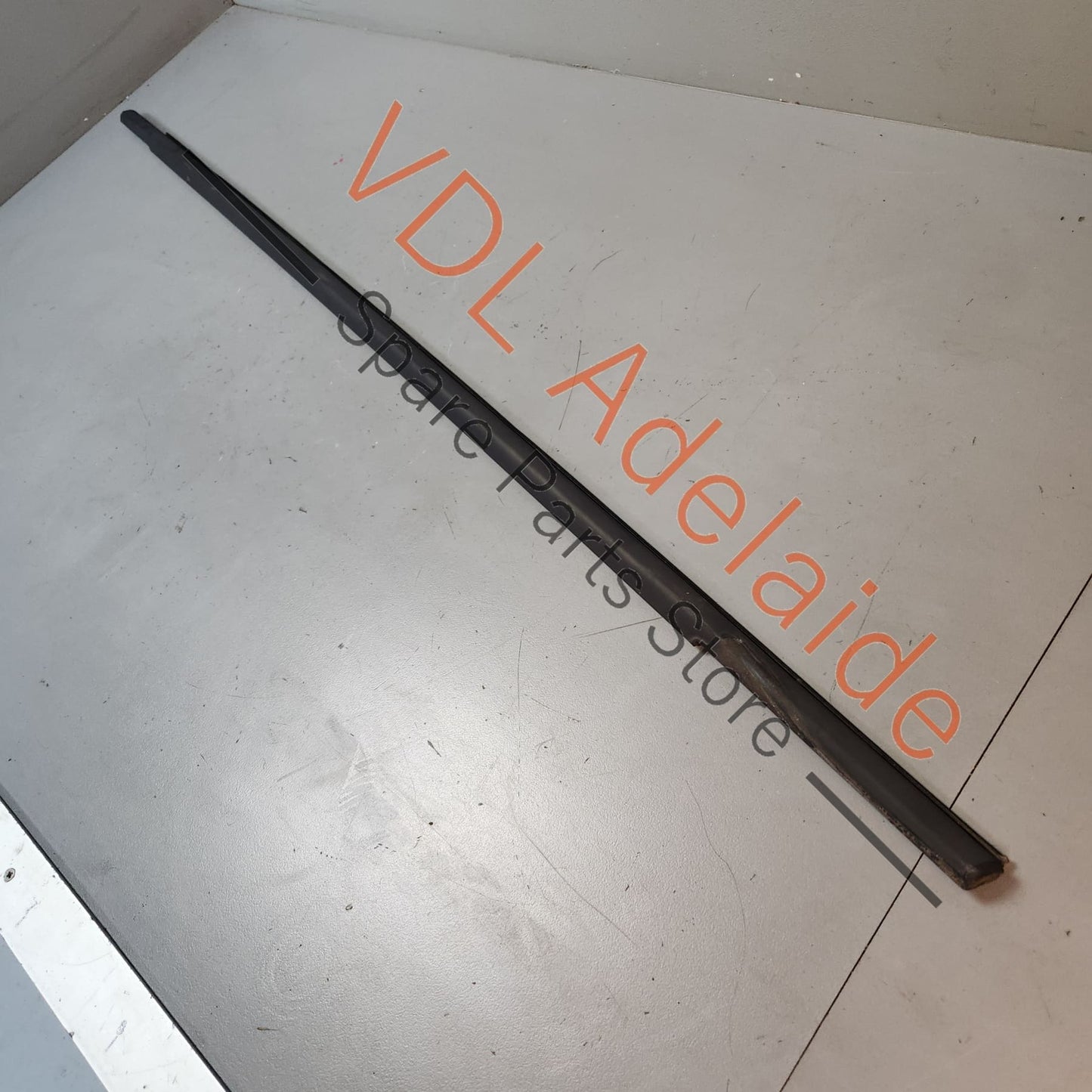 5K4837479B5AP 5K4837479B VW Golf MK6 Front Left Door Window Molding Weather Strip Aperture Seal 5K4837479B 5AP