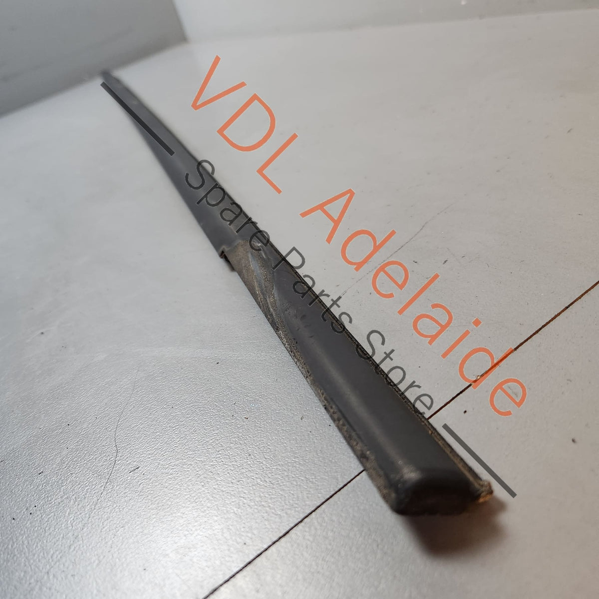 5K4837479B5AP 5K4837479B VW Golf MK6 Front Left Door Window Molding Weather Strip Aperture Seal 5K4837479B 5AP